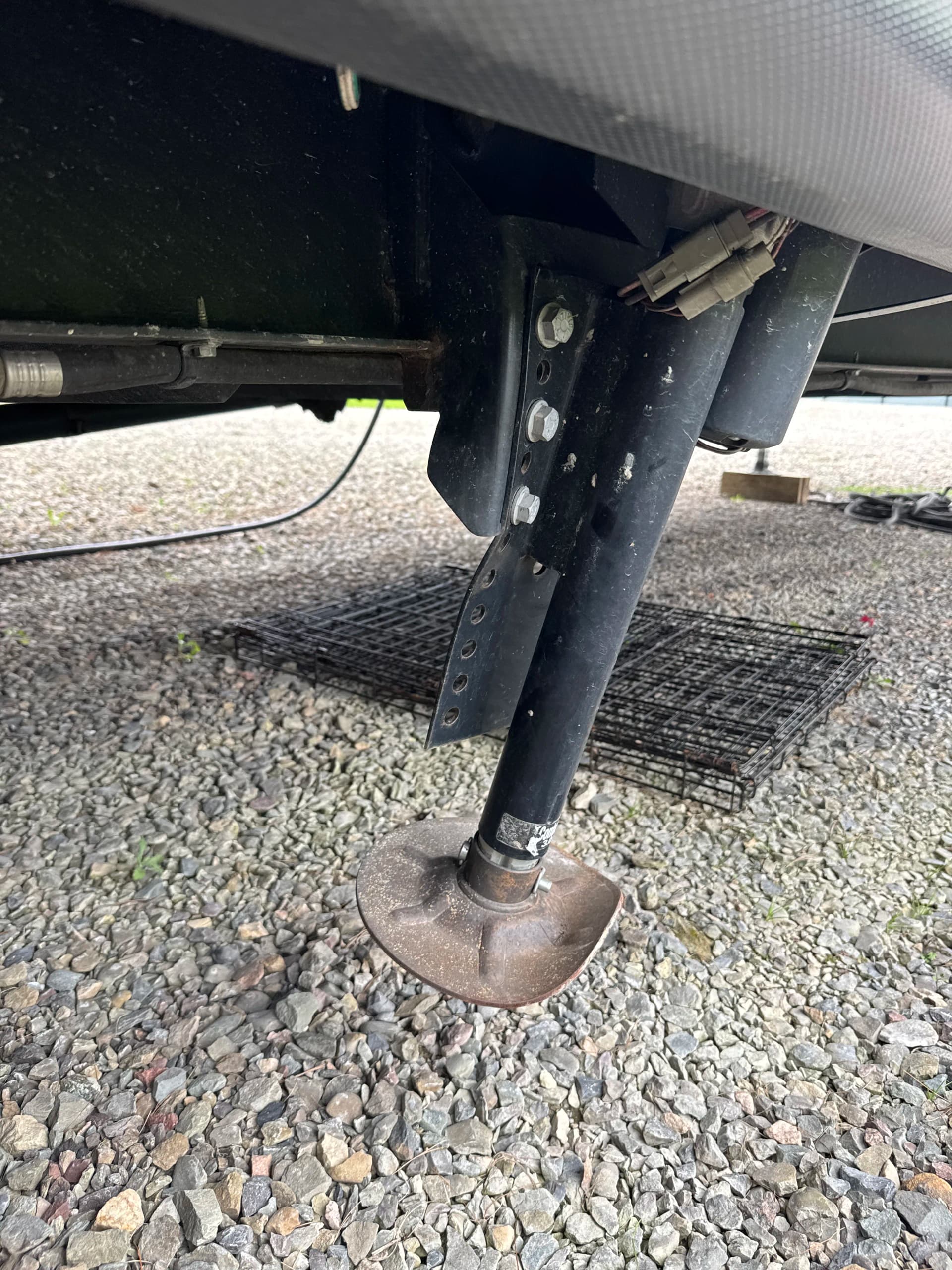 5th Wheel Camper Leveling Post Rebuild in Horseheads NY image