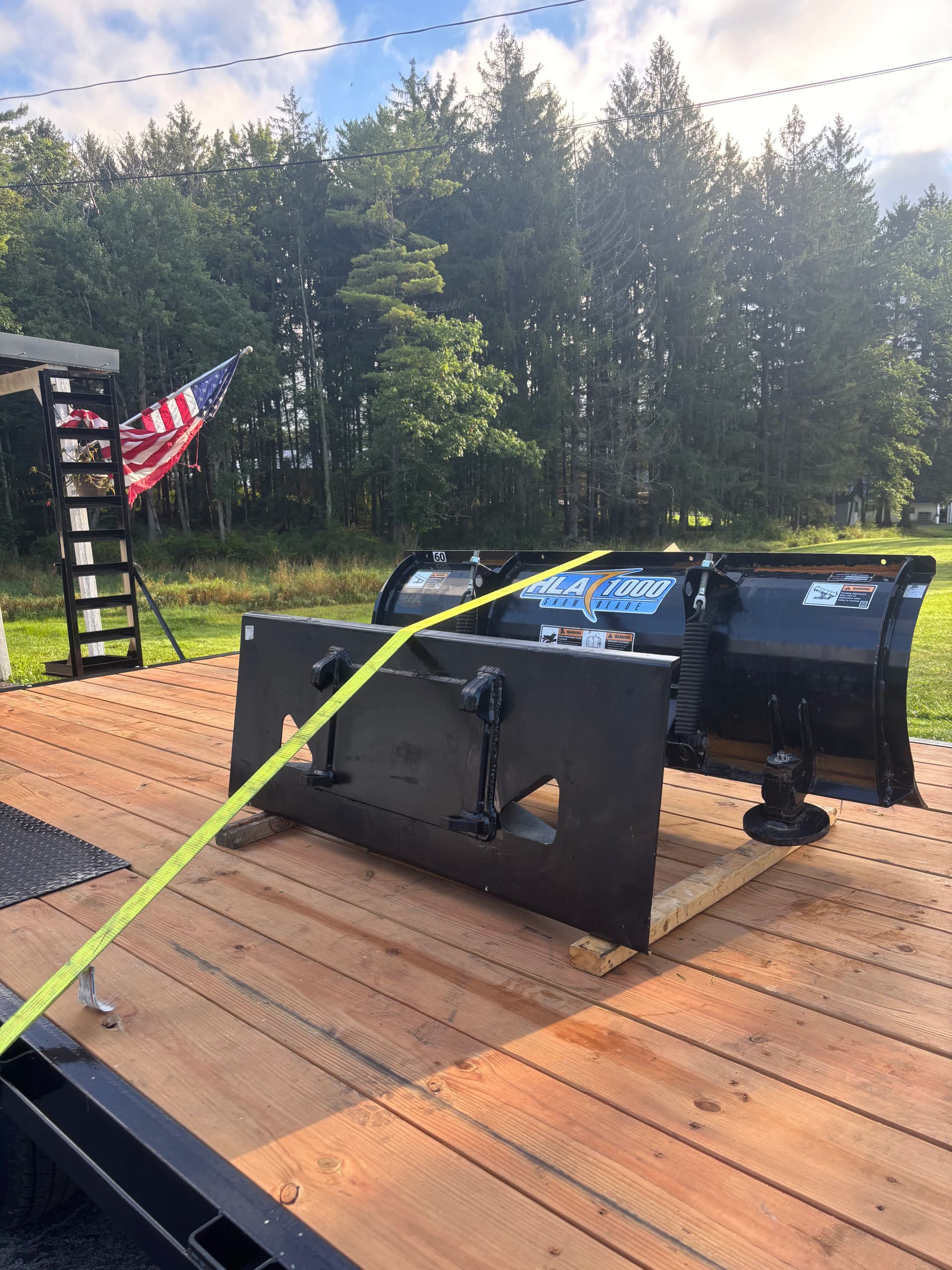 Gallery photos for Kioti Plow Gets a New Quick-Connect Setup for Avant Loader: Image #1